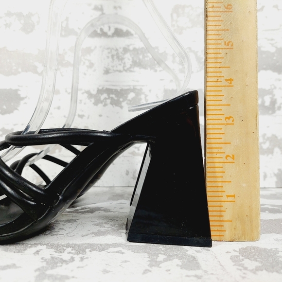 NEW Abound Austyn Black Tubular Strappy Square Open Toe Heeled Sandals H537 - Picture 2 of 10